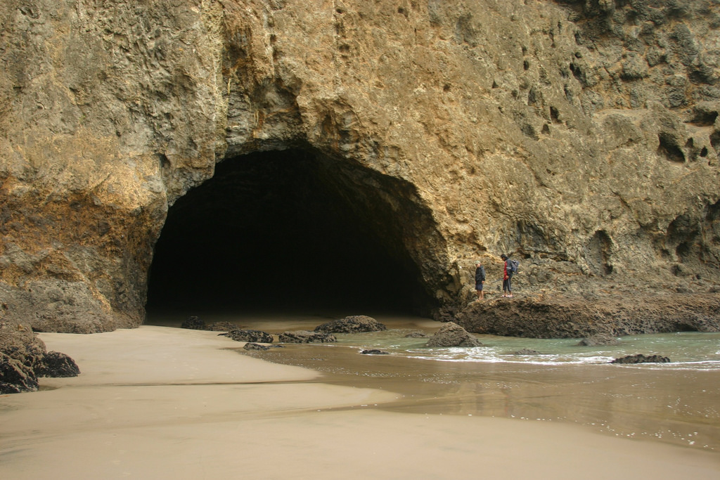 Bethells Beach - Sea Cave by rengber, on Flickr
