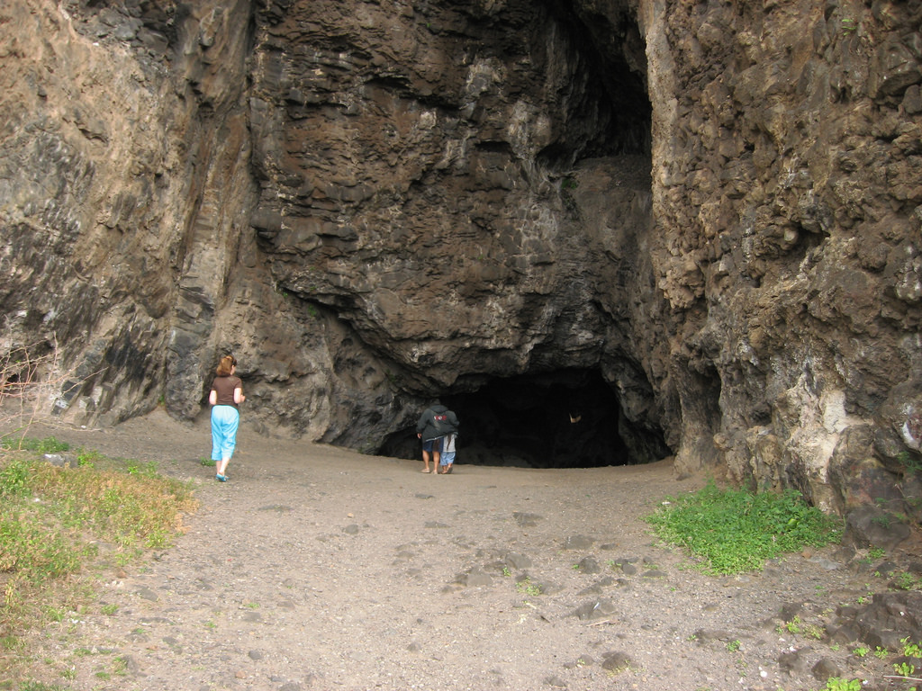 Kaneana Cave, Leeward West Coast of Oahu by Ken Lund, on Flickr