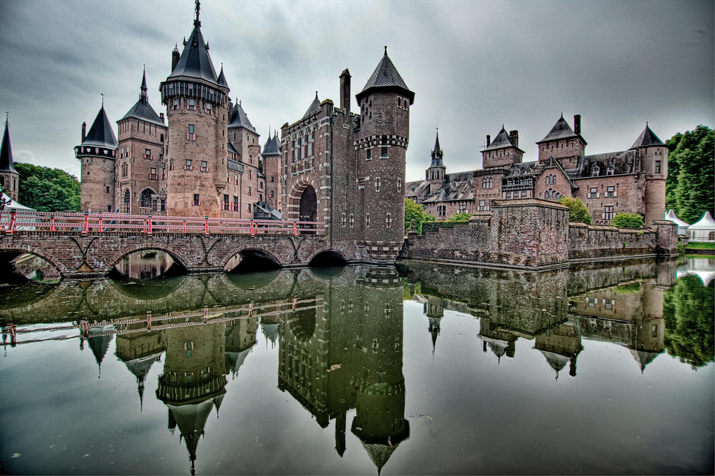 sightseeing in castle park ”De Haar”, (t by Lumperjack, on Flickr