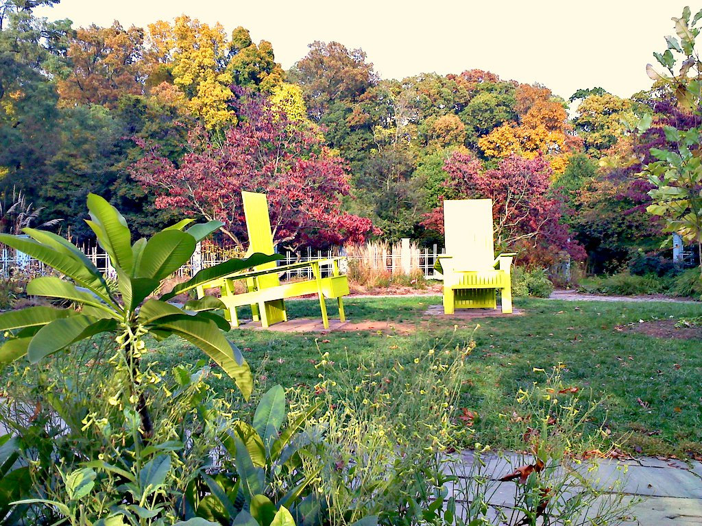 Rutgers Gardens oversized chairs by LancerE, on Flickr