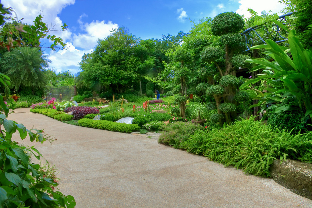 The Green Garden HDR - تصوير عبد by Aziz J.Hayat عبدالعزيز جوهر حيات, on Flickr