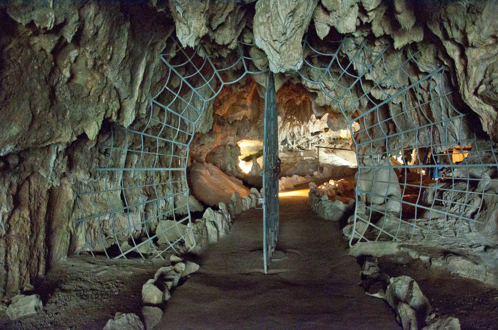 Crystal Cave (Sequoia Nat’l Park) by qJake, on Flickr
