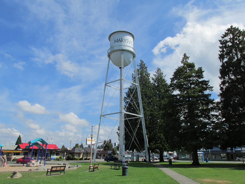 Water tower in Marysville, WA. by theslowlane, on Flickr