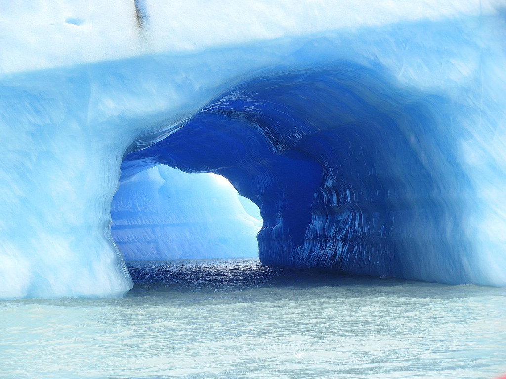 Iceberg en el Lago Argentino by pululante, on Flickr
