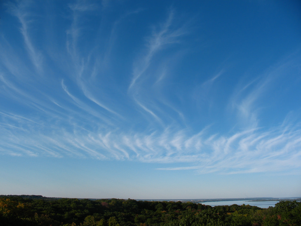 Cirrus clouds horsetails over the Illino by k4dordy, on Flickr