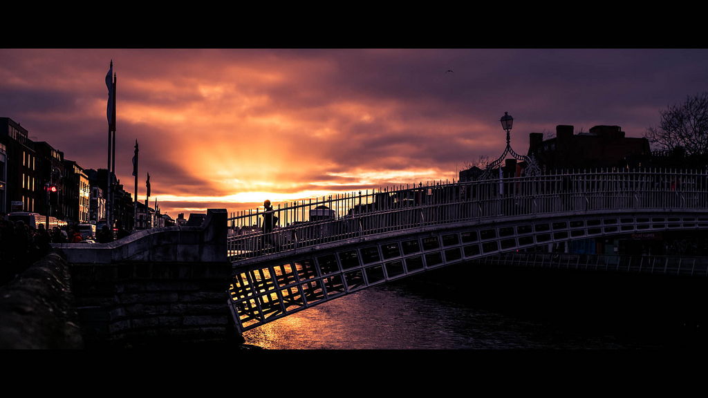Ha’Penny Bridge - Dublin, Ireland - Colo by Giuseppe Milo (www.pixael.com), on Flickr