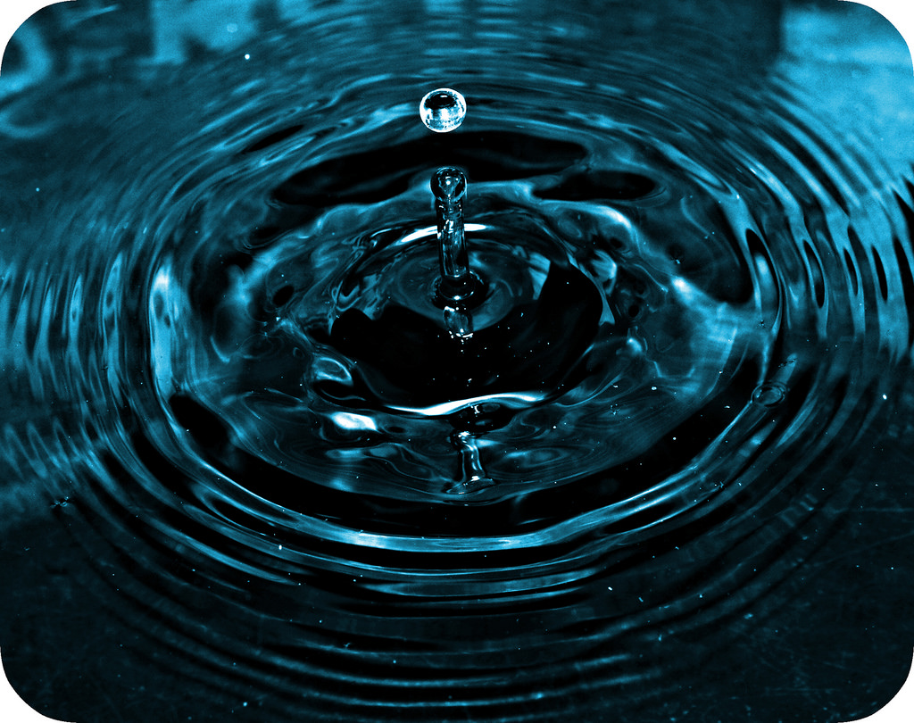 water drop by Rob Ellis