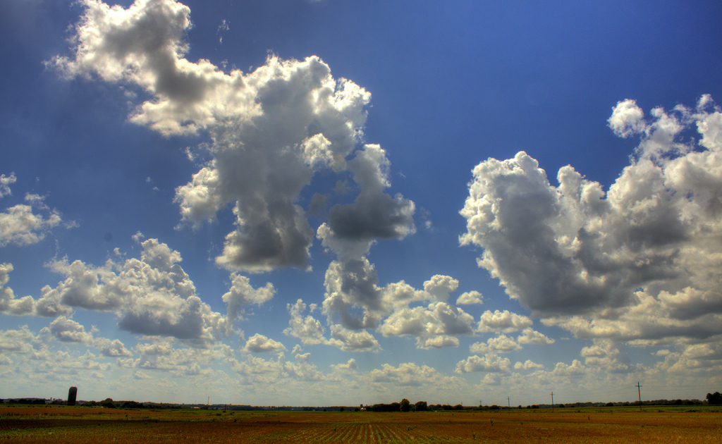 big sky clouds by davedehetre, on Flickr