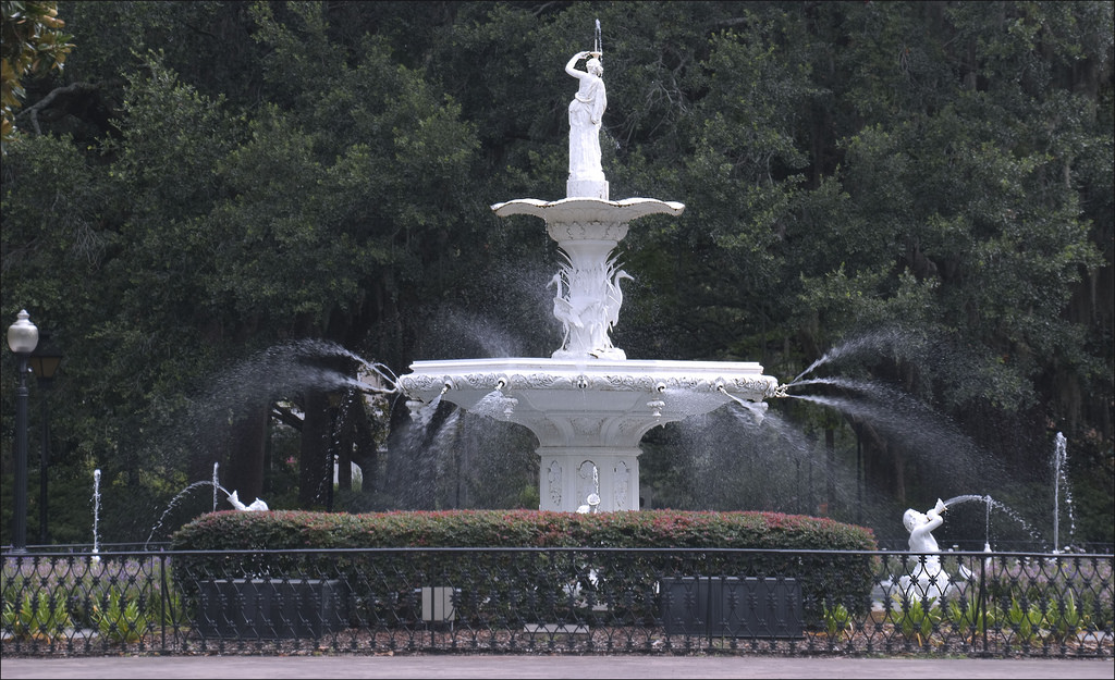 Fountain in Forsyth Park -- Savannah (GA by Ron Cogswell, on Flickr