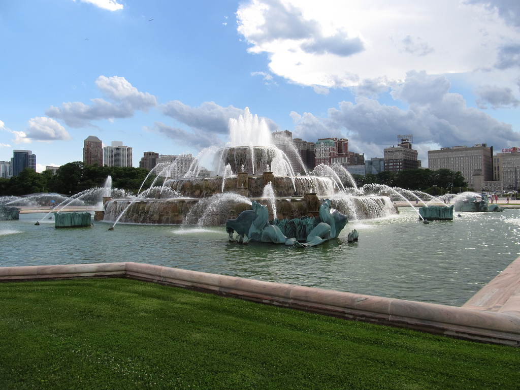 Buckingham Fountain, Grant Park, Chicago by Ken Lund, on Flickr